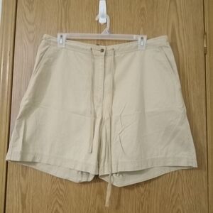 Lauren Ralph Lauren Women's Tan Shorts Size 18W